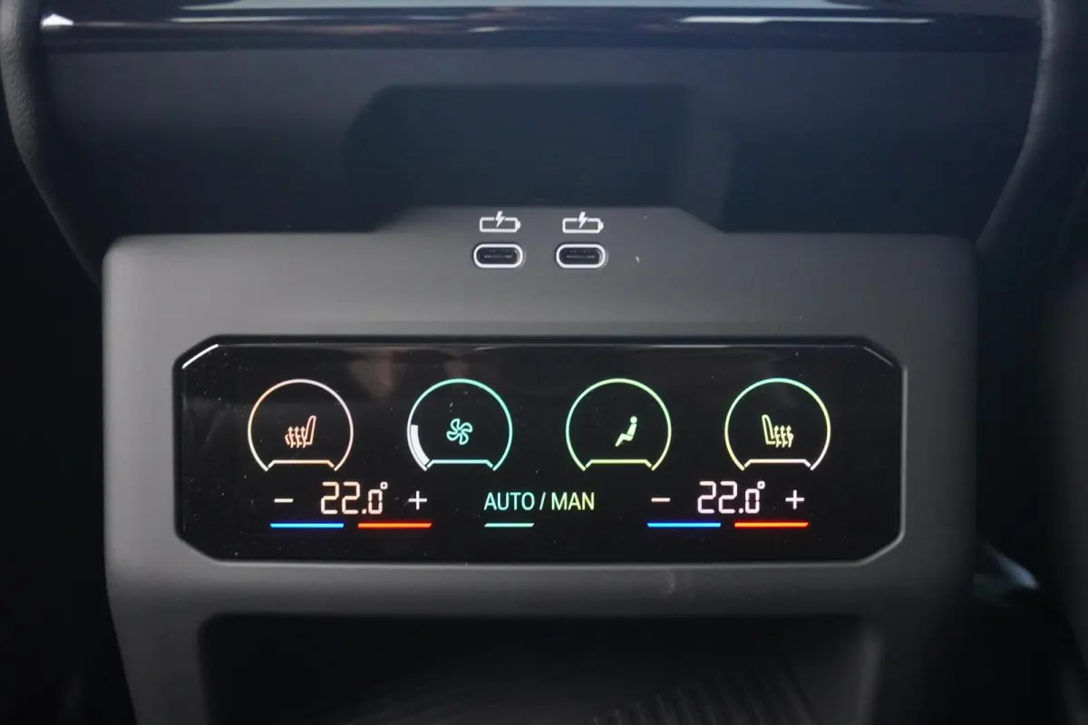 eDrive40 M Sport Pro | Trekhaak | Panoramadak | Bowers & Wilkins | Head-up | Rondomzicht camera's | Adaptief onderstel Professional | Cruise control adaptief met Stop&Go en stuurhulp | Drivi