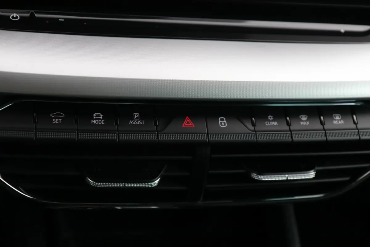 1.0 e-TSI 110pk Business Edition Plus | Cruise Control Adaptief | App Connect | Navigatie | Stoelverwarming