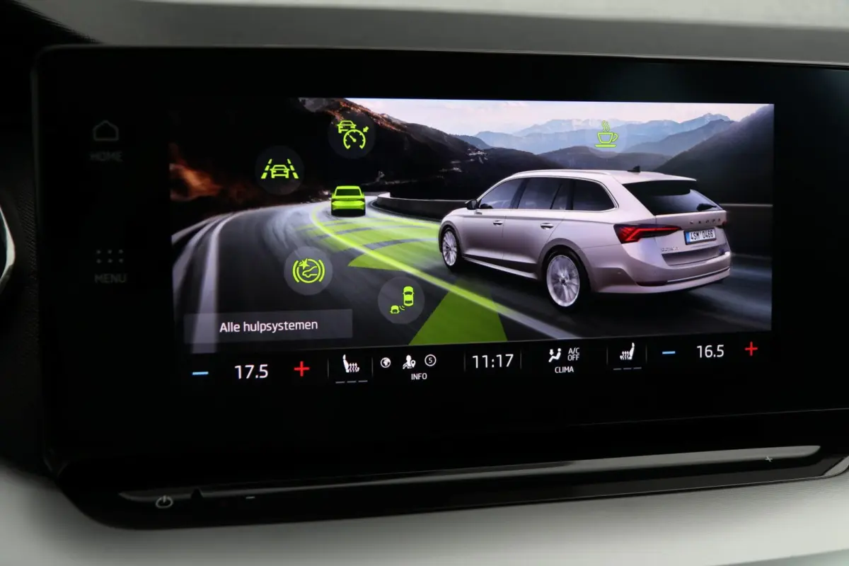 1.0 e-TSI 110pk Business Edition Plus | Cruise Control Adaptief | App Connect | Navigatie | Stoelverwarming