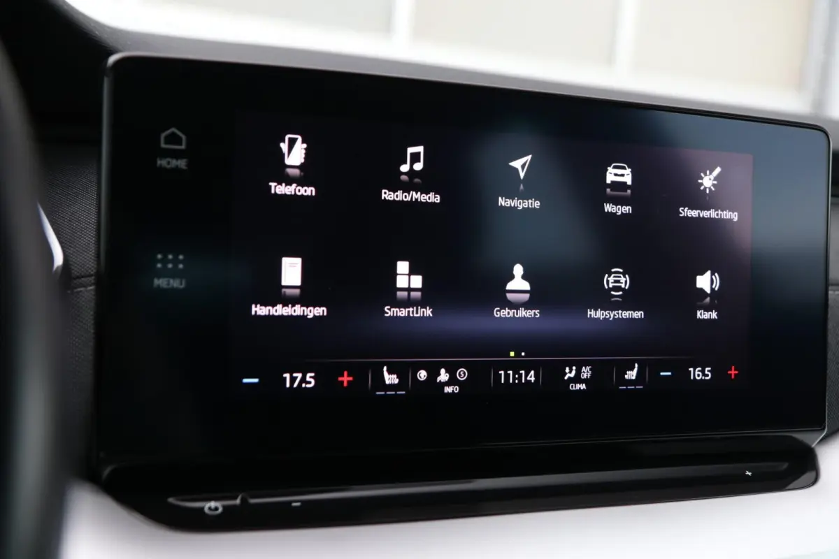 1.0 e-TSI 110pk Business Edition Plus | Cruise Control Adaptief | App Connect | Navigatie | Stoelverwarming