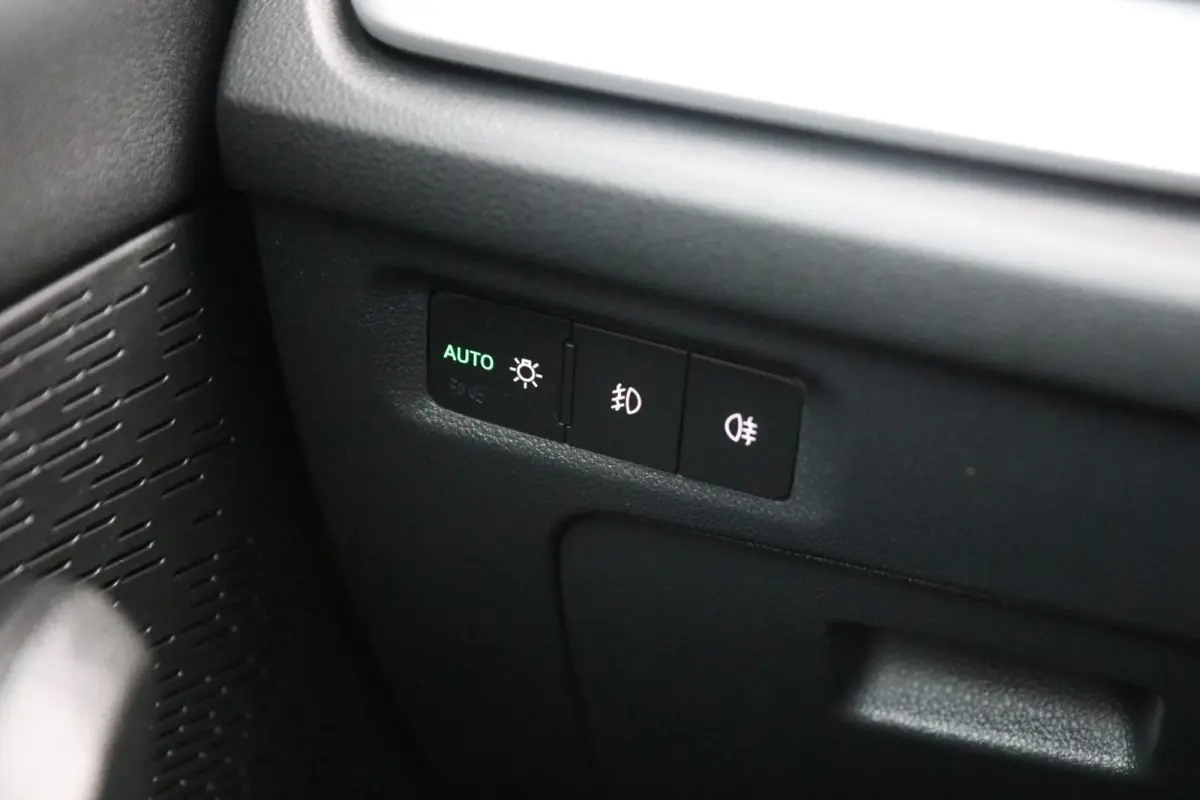 1.0 e-TSI 110pk Business Edition Plus | Cruise Control Adaptief | App Connect | Navigatie | Stoelverwarming