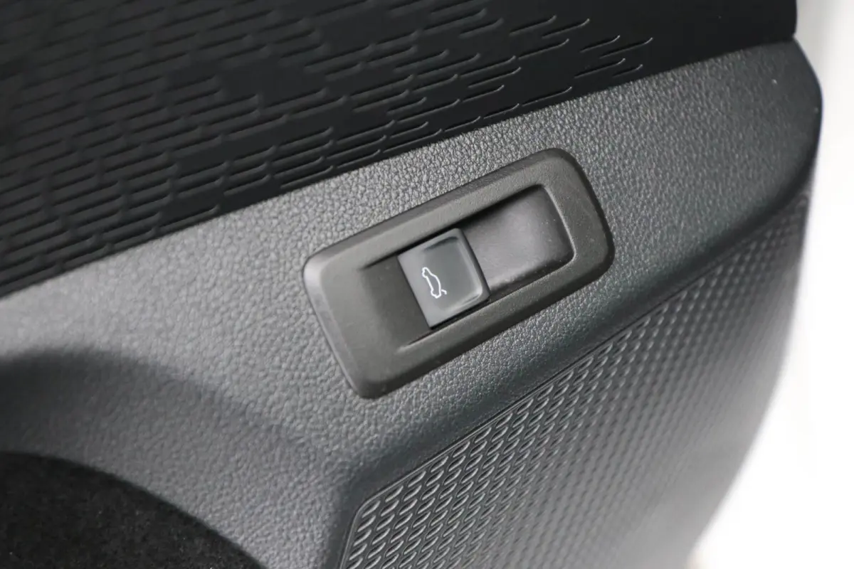 1.0 e-TSI 110pk Business Edition Plus | Cruise Control Adaptief | App Connect | Navigatie | Stoelverwarming