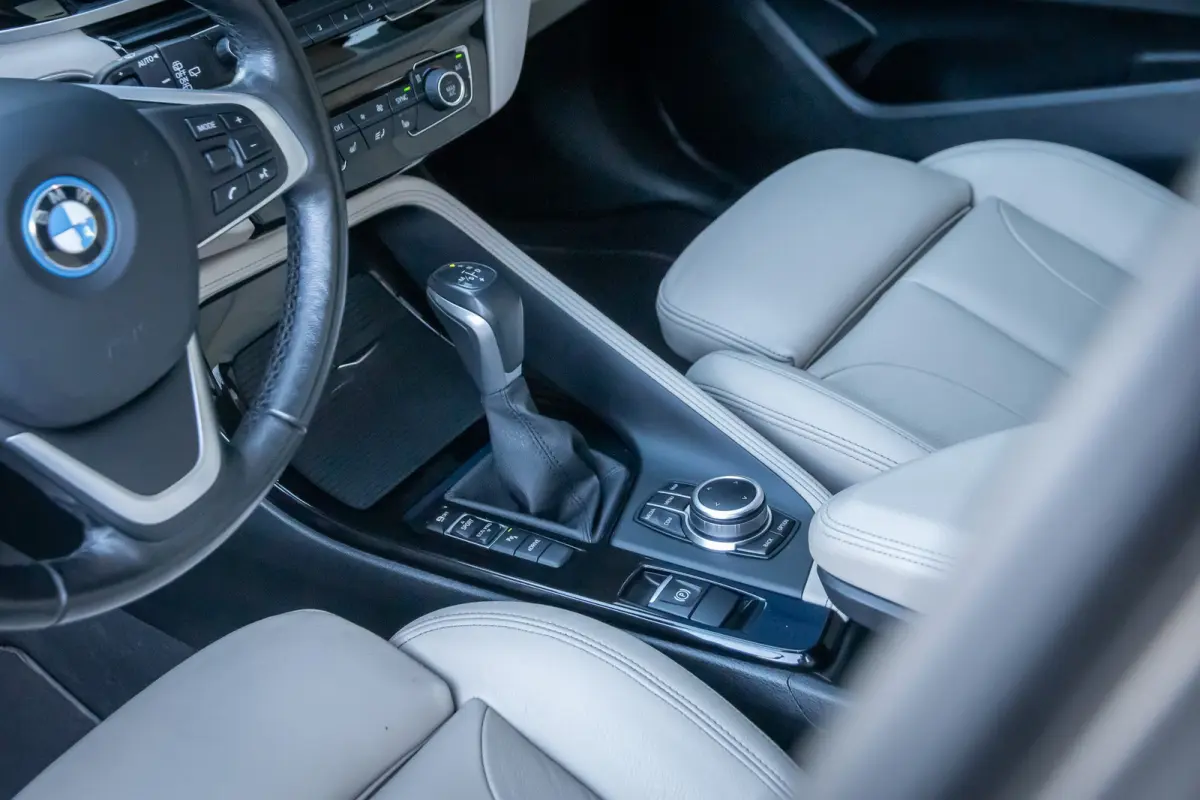 xDrive25e Business Edition Plus | Panodak | Leder | Memory | Head-up display | Elektrisch bedienbare achterklep | Navigatie | Stoelverwarming | Electrische stoelen met geheugen | Elektrisch 