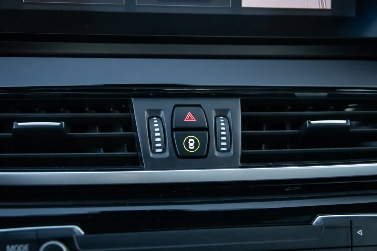 xDrive25e Business Edition Plus | Panodak | Leder | Memory | Head-up display | Elektrisch bedienbare achterklep | Navigatie | Stoelverwarming | Electrische stoelen met geheugen | Elektrisch 
