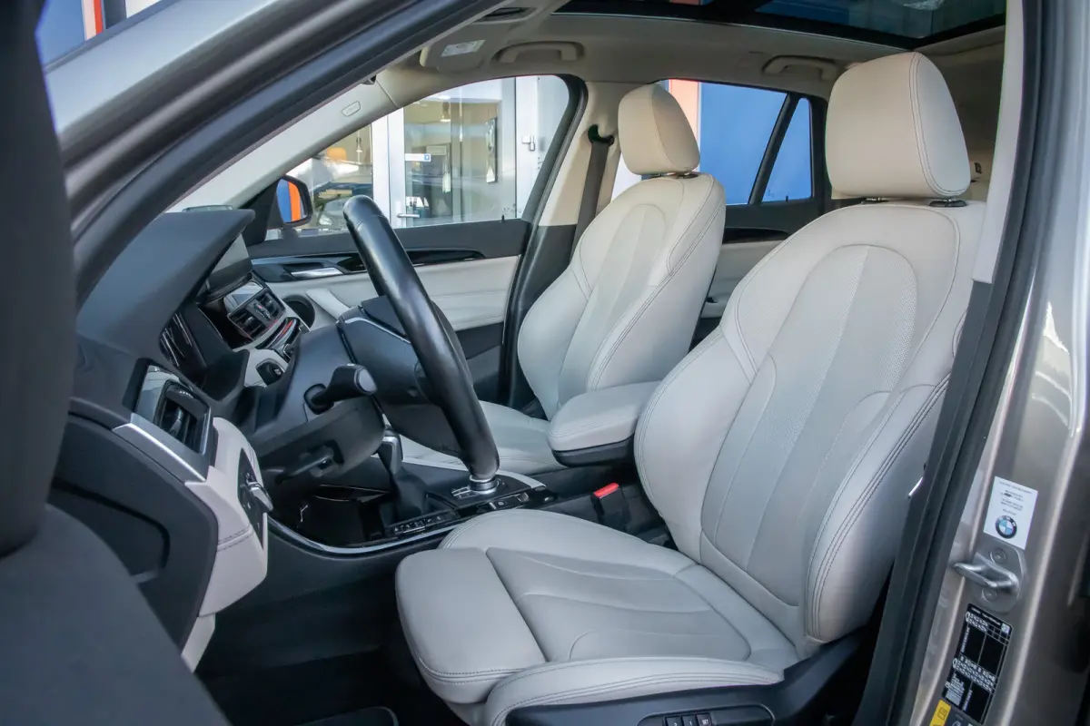 xDrive25e Business Edition Plus | Panodak | Leder | Memory | Head-up display | Elektrisch bedienbare achterklep | Navigatie | Stoelverwarming | Electrische stoelen met geheugen | Elektrisch 