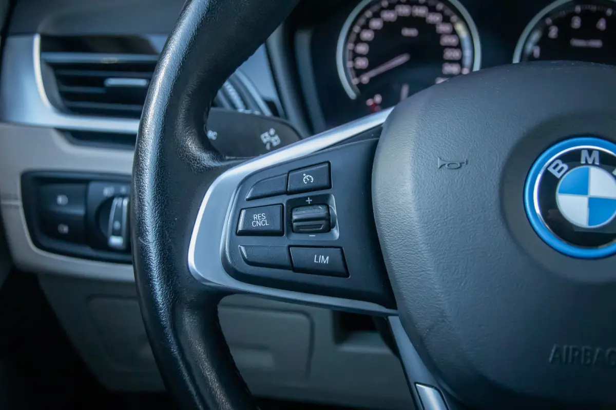 xDrive25e Business Edition Plus | Panodak | Leder | Memory | Head-up display | Elektrisch bedienbare achterklep | Navigatie | Stoelverwarming | Electrische stoelen met geheugen | Elektrisch 