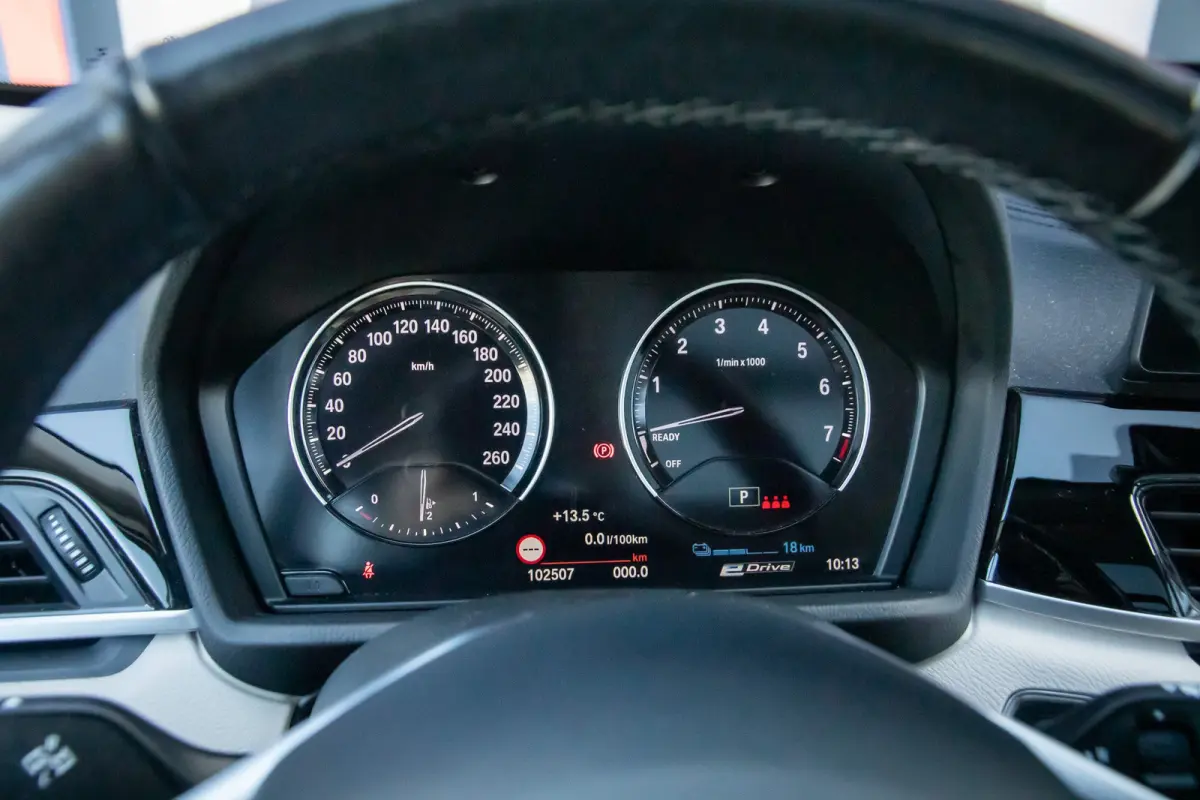 xDrive25e Business Edition Plus | Panodak | Leder | Memory | Head-up display | Elektrisch bedienbare achterklep | Navigatie | Stoelverwarming | Electrische stoelen met geheugen | Elektrisch 