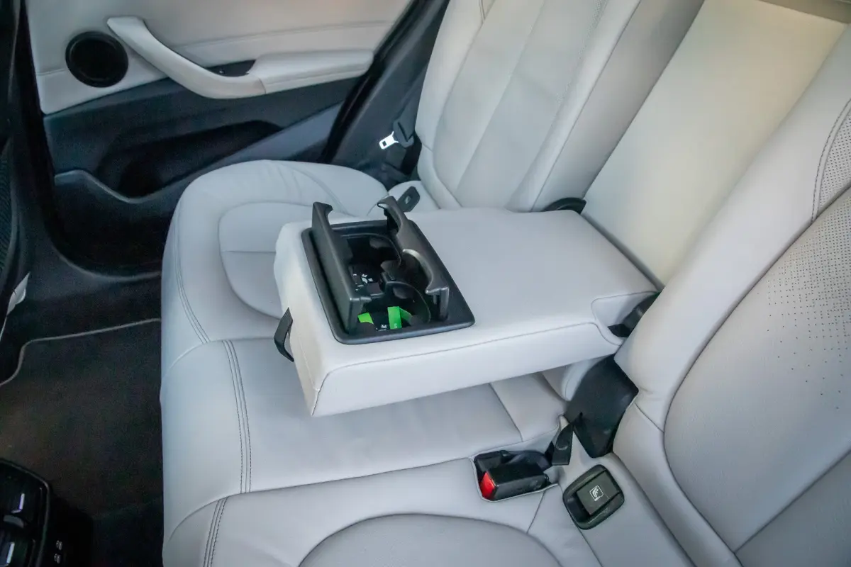 xDrive25e Business Edition Plus | Panodak | Leder | Memory | Head-up display | Elektrisch bedienbare achterklep | Navigatie | Stoelverwarming | Electrische stoelen met geheugen | Elektrisch 