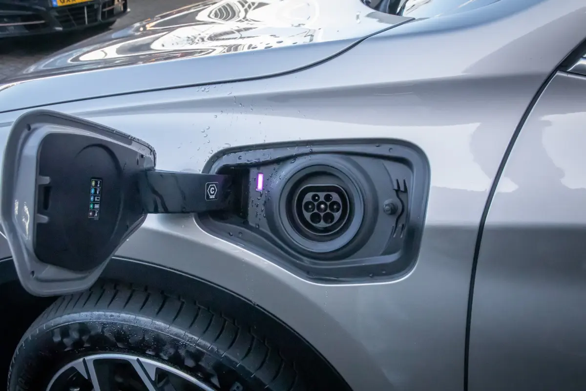 xDrive25e Business Edition Plus | Panodak | Leder | Memory | Head-up display | Elektrisch bedienbare achterklep | Navigatie | Stoelverwarming | Electrische stoelen met geheugen | Elektrisch 
