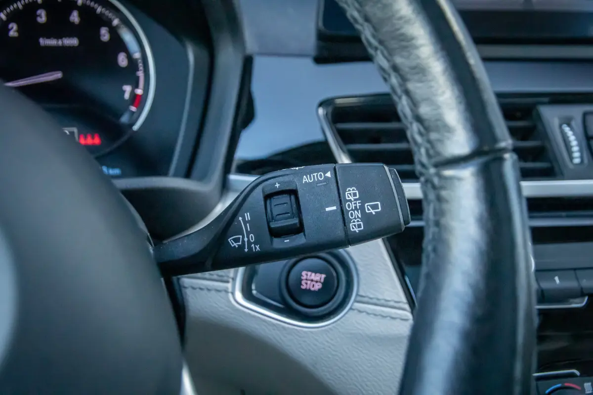 xDrive25e Business Edition Plus | Panodak | Leder | Memory | Head-up display | Elektrisch bedienbare achterklep | Navigatie | Stoelverwarming | Electrische stoelen met geheugen | Elektrisch 