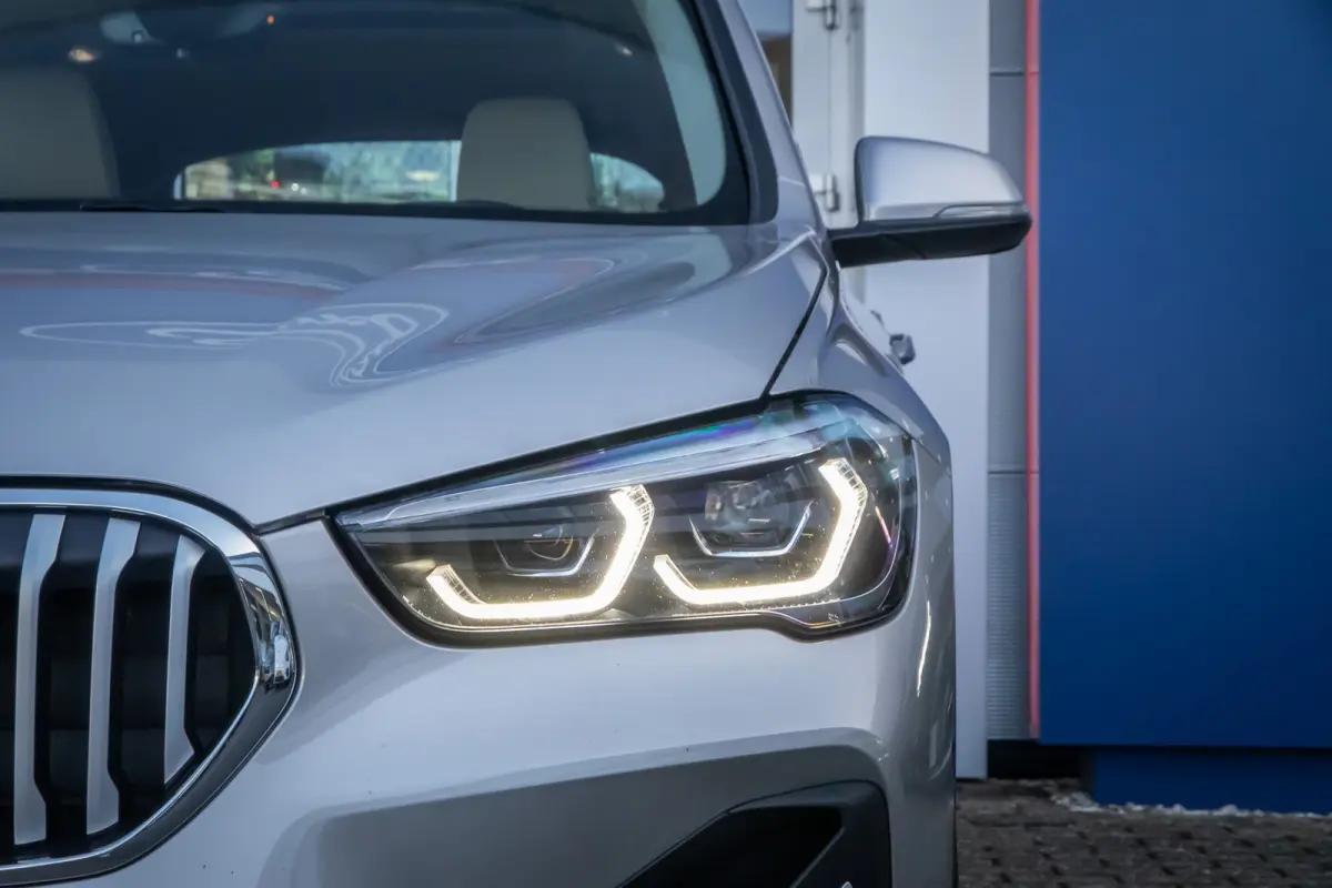 xDrive25e Business Edition Plus | Panodak | Leder | Memory | Head-up display | Elektrisch bedienbare achterklep | Navigatie | Stoelverwarming | Electrische stoelen met geheugen | Elektrisch 