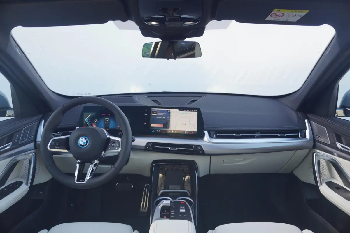 xDrive25e |
