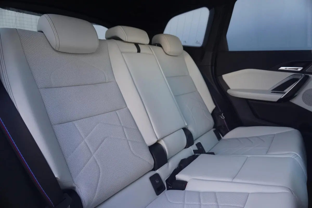 xDrive25e |