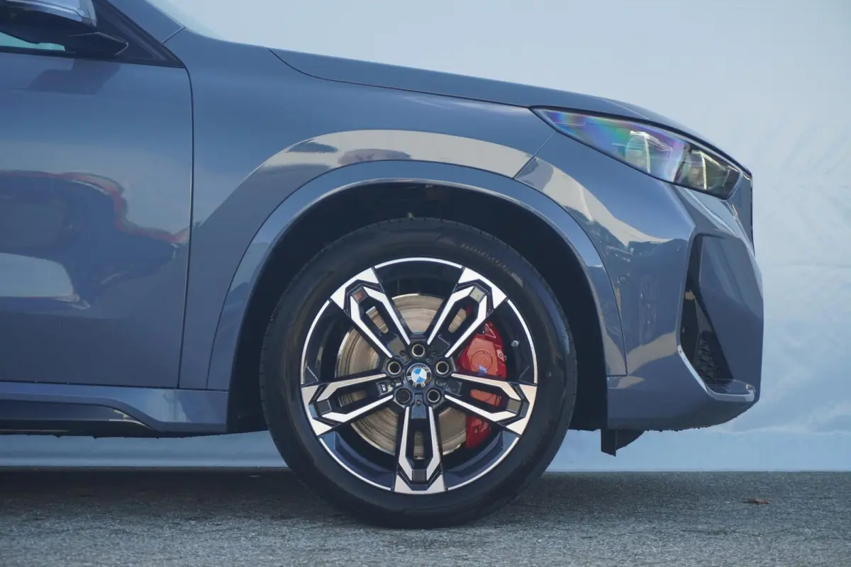 xDrive25e |
