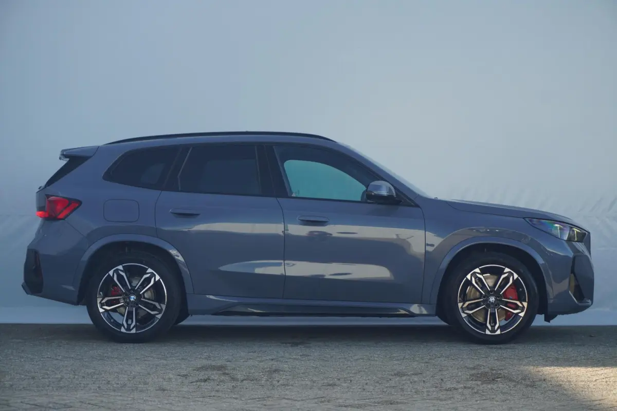 xDrive25e |