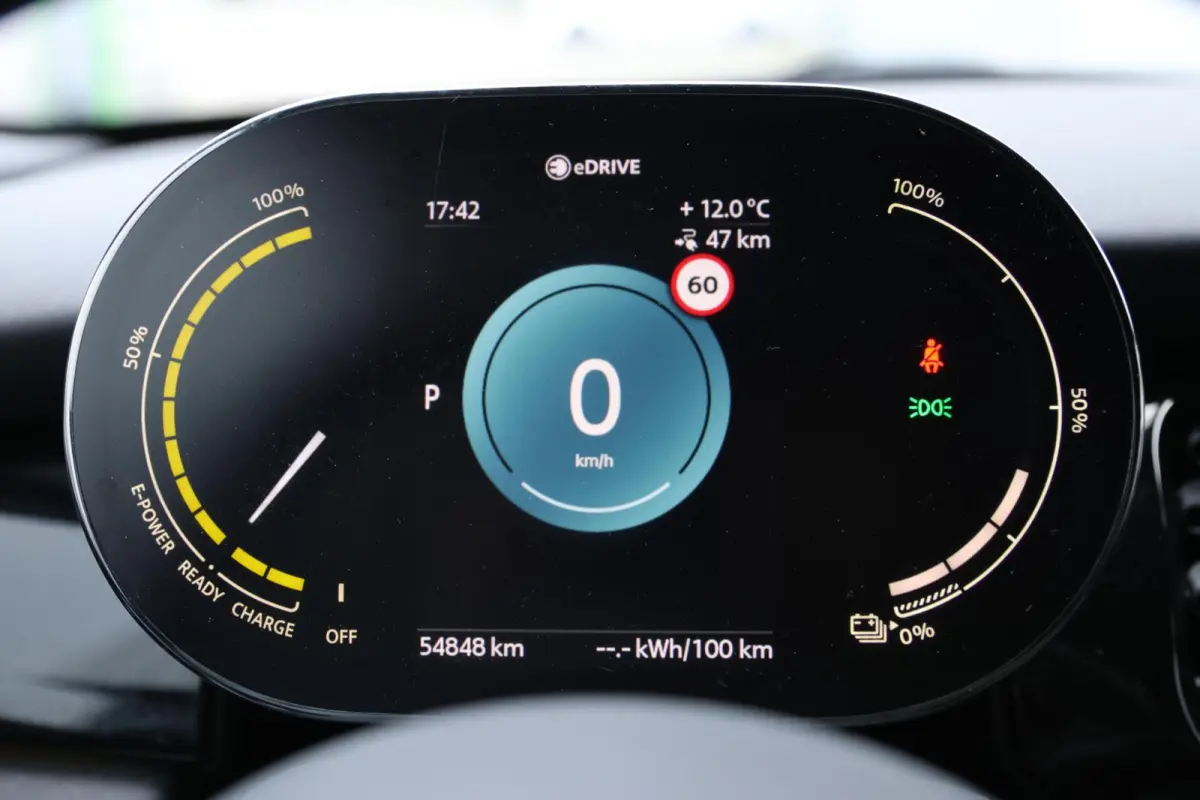 Classic 33 kWh | Keyless | Camera | SOH 95% |