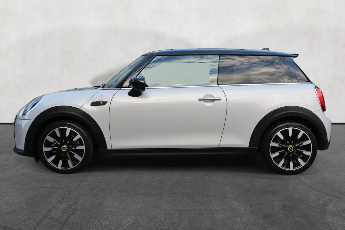 Classic 33 kWh | Keyless | Camera | SOH 95% |