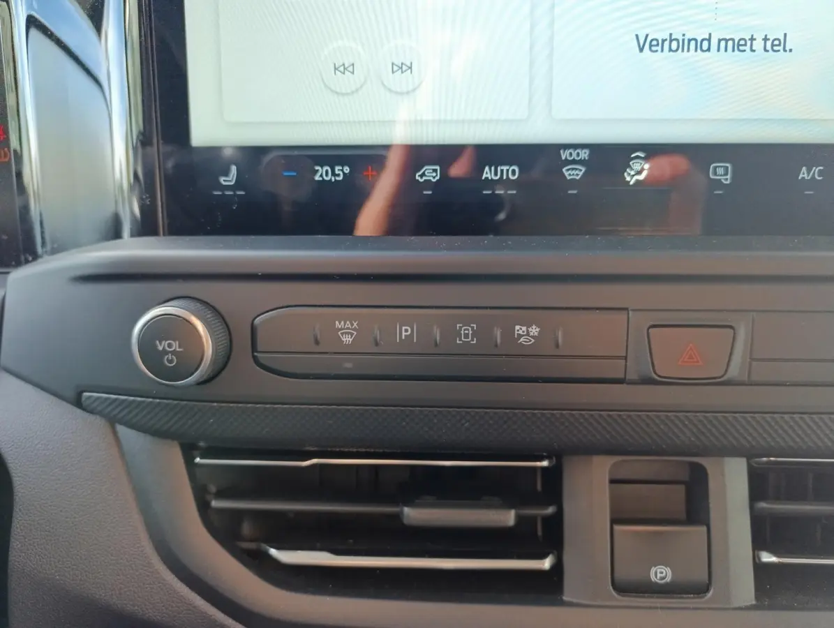 300 2.0 TDCI L1H1 Limited DC | Stoel/voorruitverwarming | Camera | Trekhaak | Climate Control | PDC V+A