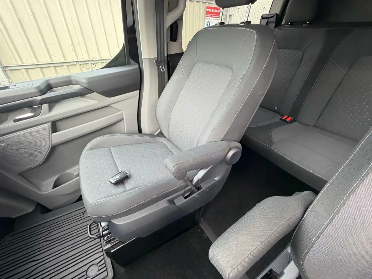 300 2.0 TDCI L1H1 Limited DC | Stoel/voorruitverwarming | Camera | Trekhaak | Climate Control | PDC V+A