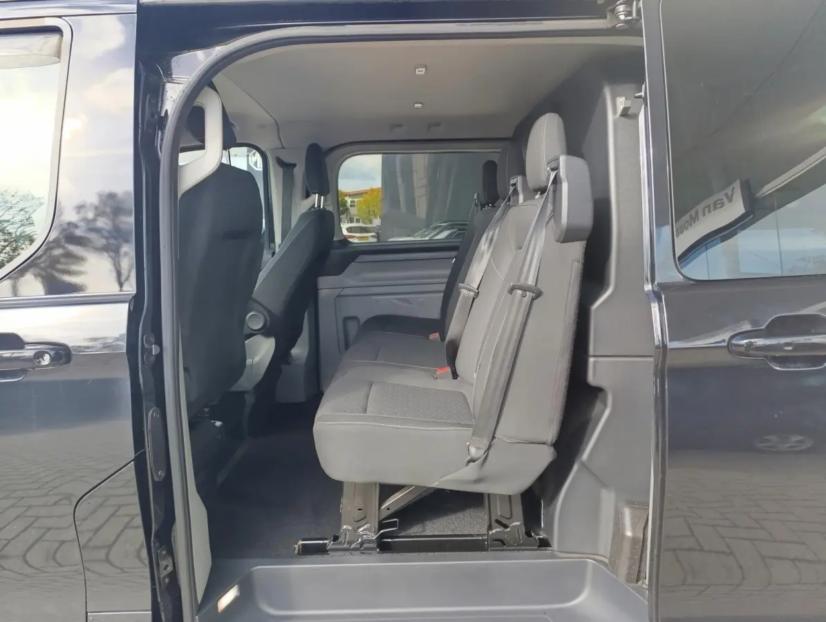 300 2.0 TDCI L1H1 Limited DC | Stoel/voorruitverwarming | Camera | Trekhaak | Climate Control | PDC V+A