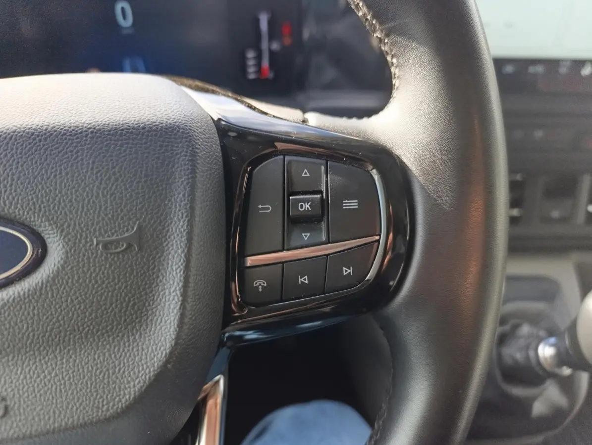 300 2.0 TDCI L1H1 Limited DC | Stoel/voorruitverwarming | Camera | Trekhaak | Climate Control | PDC V+A