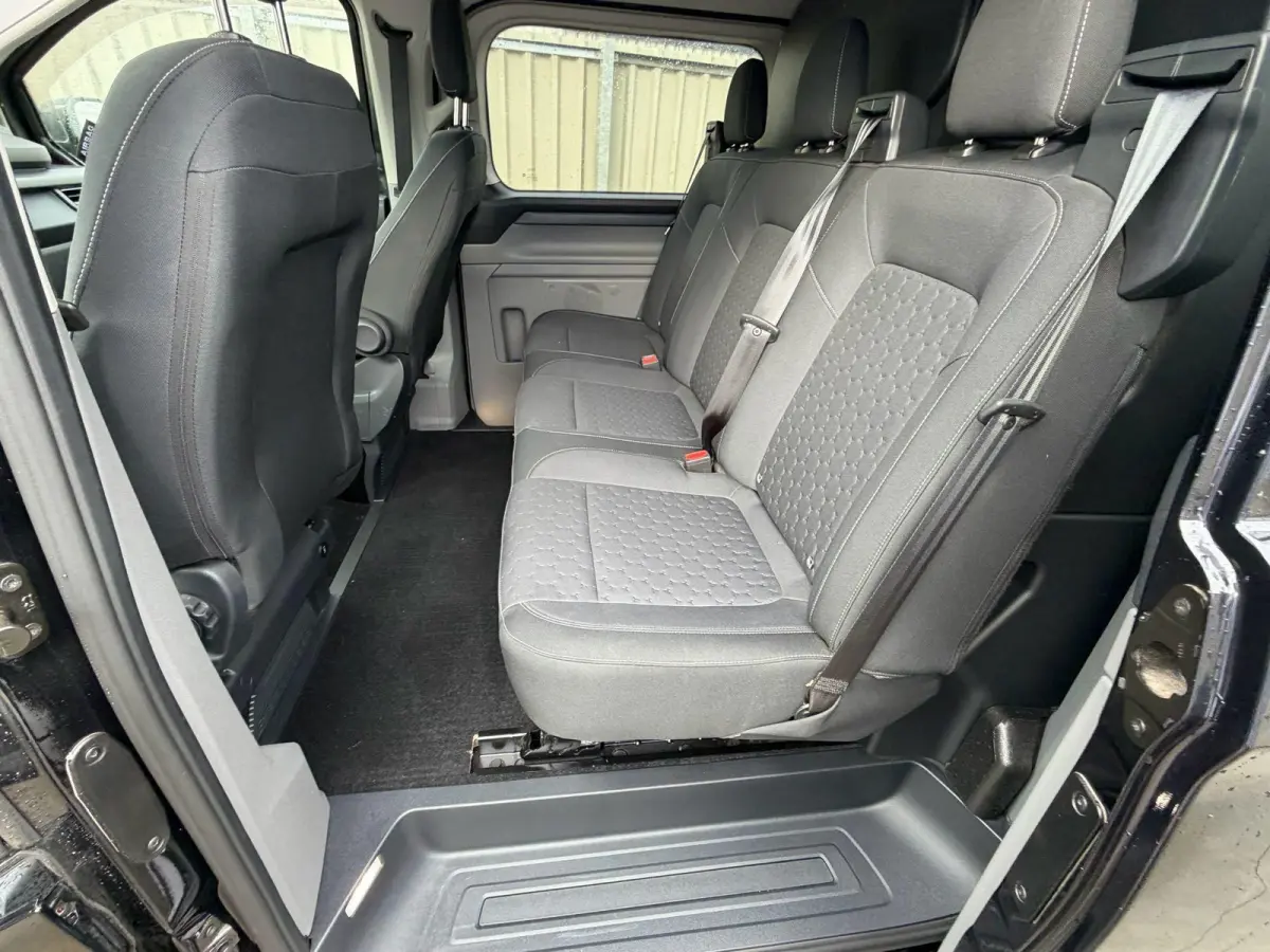 300 2.0 TDCI L1H1 Limited DC | Stoel/voorruitverwarming | Camera | Trekhaak | Climate Control | PDC V+A