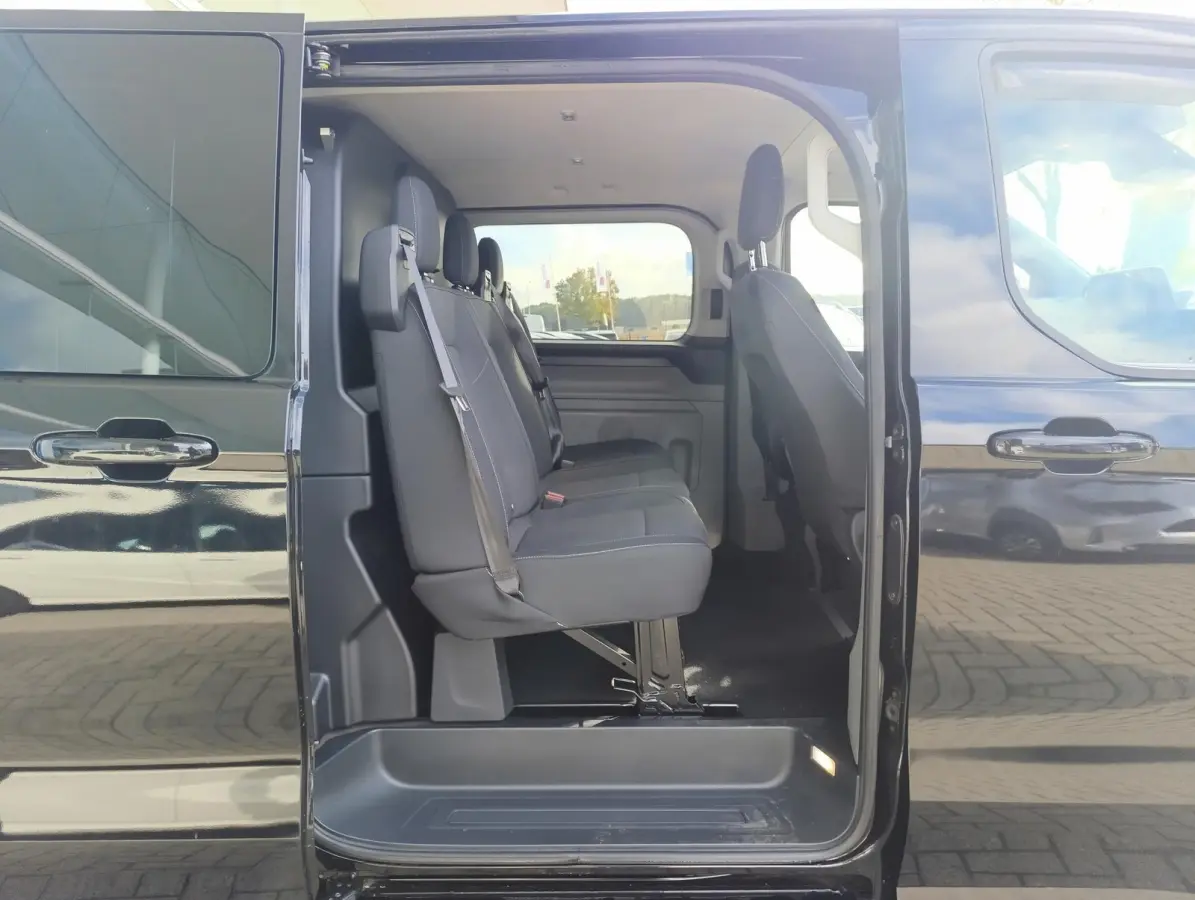 300 2.0 TDCI L1H1 Limited DC | Stoel/voorruitverwarming | Camera | Trekhaak | Climate Control | PDC V+A