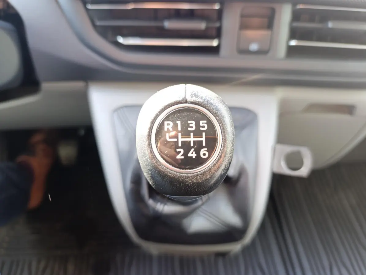 300 2.0 TDCI L1H1 Limited DC | Stoel/voorruitverwarming | Camera | Trekhaak | Climate Control | PDC V+A