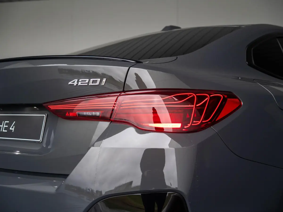 420i M Sport Pro | HIFI | Comfort Access | Stoel & Stuurwielverwarming | Led/Matrix Koplampen Shadow Line