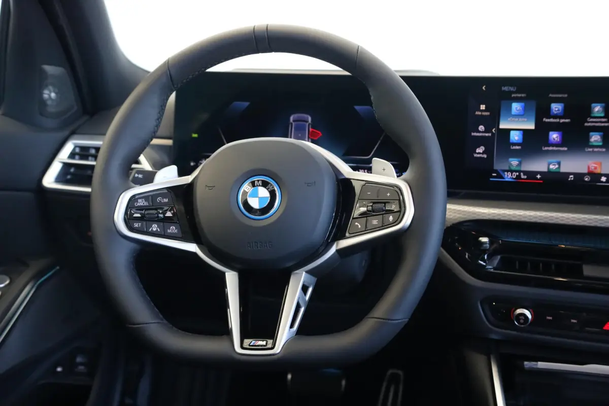330e M Sportpakket | Comfort Pack | Innovation Pack | Harman Kardon