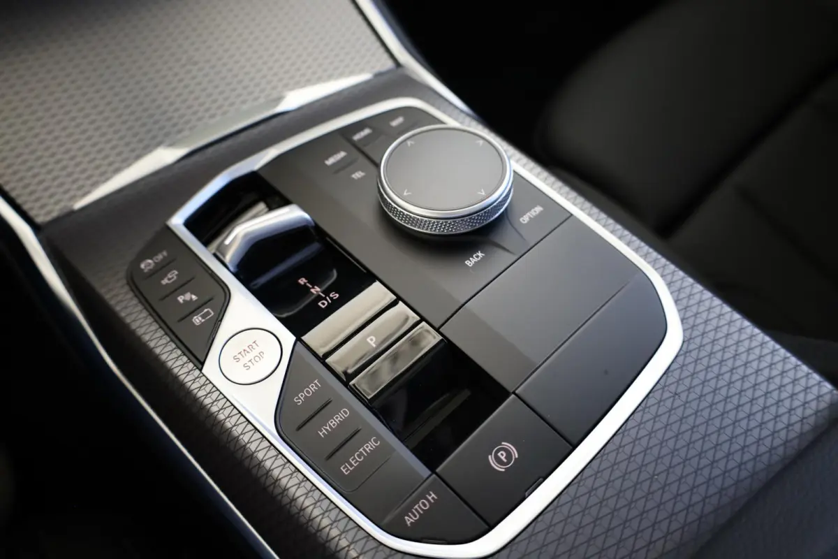 330e M Sportpakket | Comfort Pack | Innovation Pack | Harman Kardon