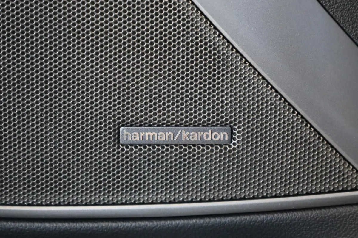 330e M Sportpakket | Comfort Pack | Innovation Pack | Harman Kardon
