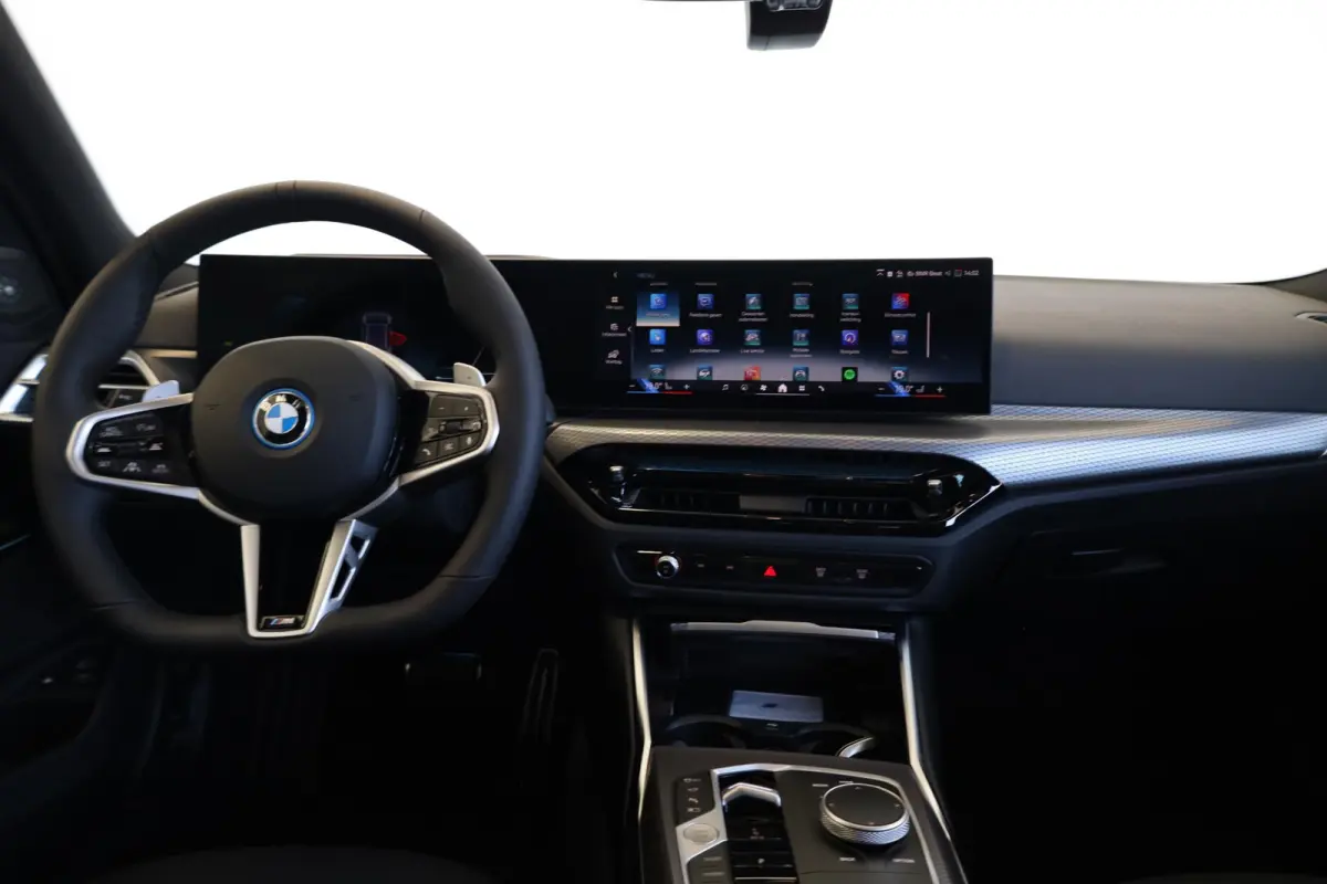 330e M Sportpakket | Comfort Pack | Innovation Pack | Harman Kardon