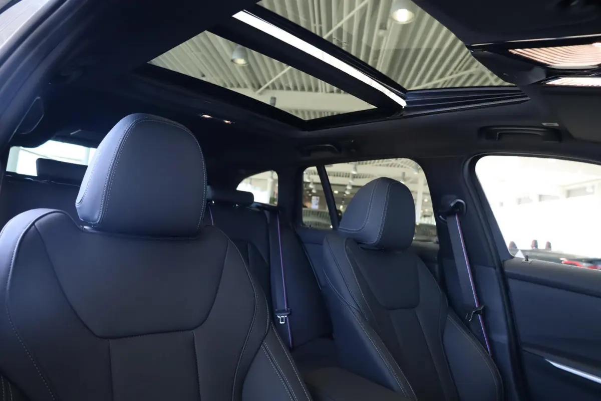 330e M Sportpakket | Comfort Pack | Innovation Pack | Harman Kardon