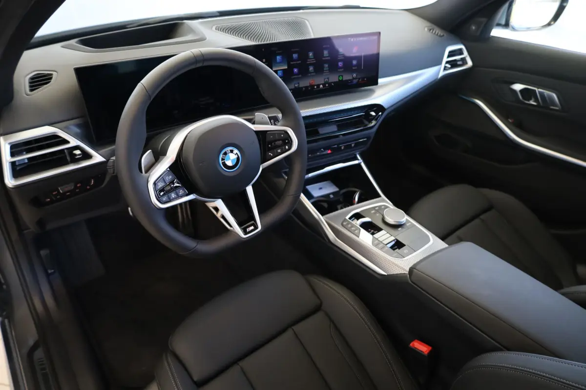 330e M Sportpakket | Comfort Pack | Innovation Pack | Harman Kardon