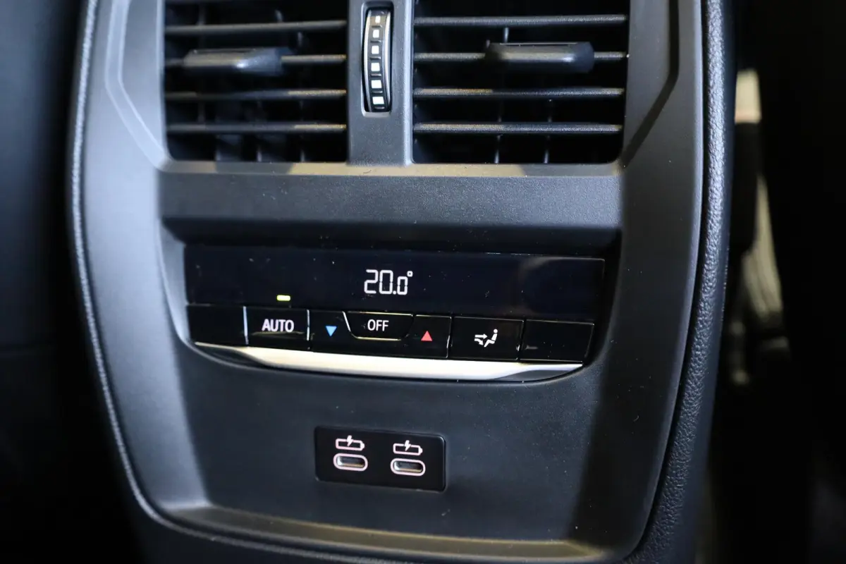 330e M Sportpakket | Comfort Pack | Innovation Pack | Harman Kardon