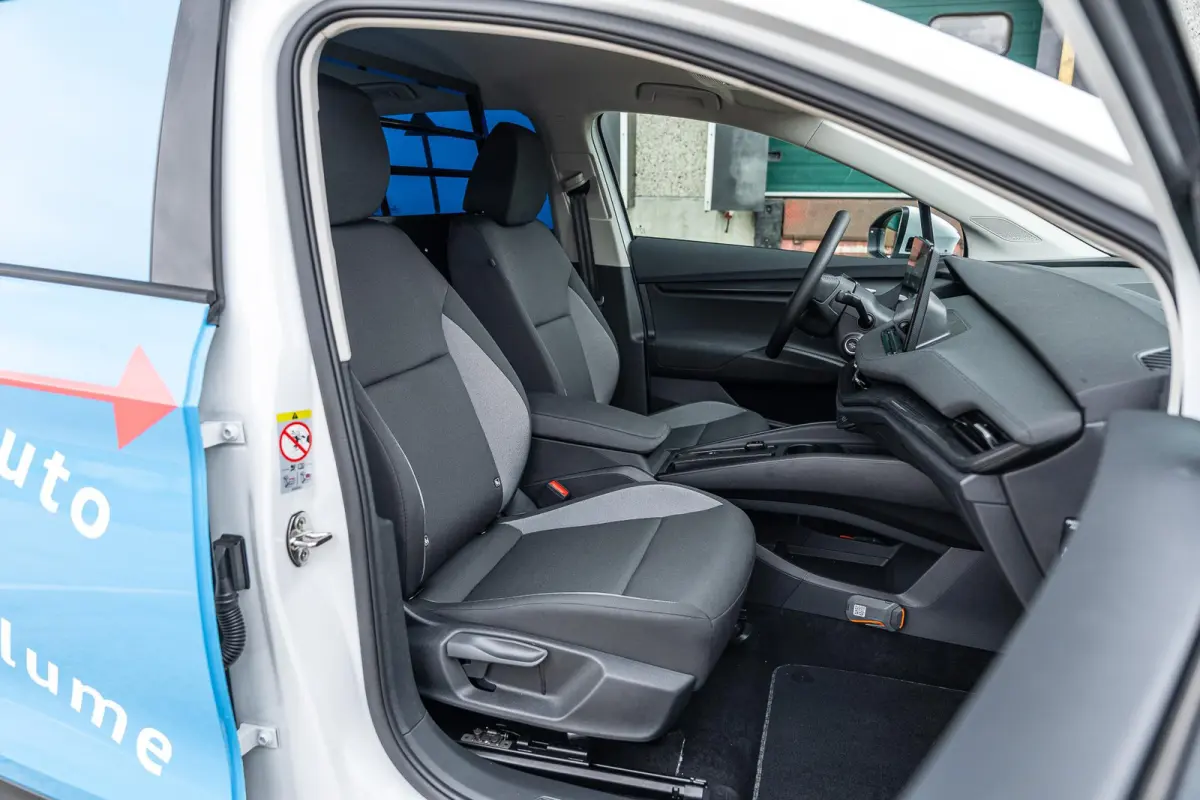 60 204pk Business Edition | Cargo Ombouw | Trekhaak | Laadvloer