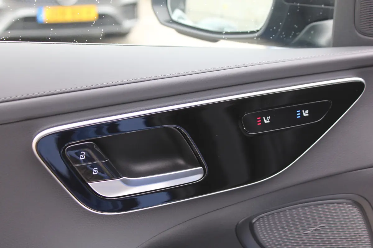 300e AMG Line NIGHT PAKKET LEDER DISTRONIC HEAD-UP KEY-LESS GO 360-CAMERA TREKHAAK