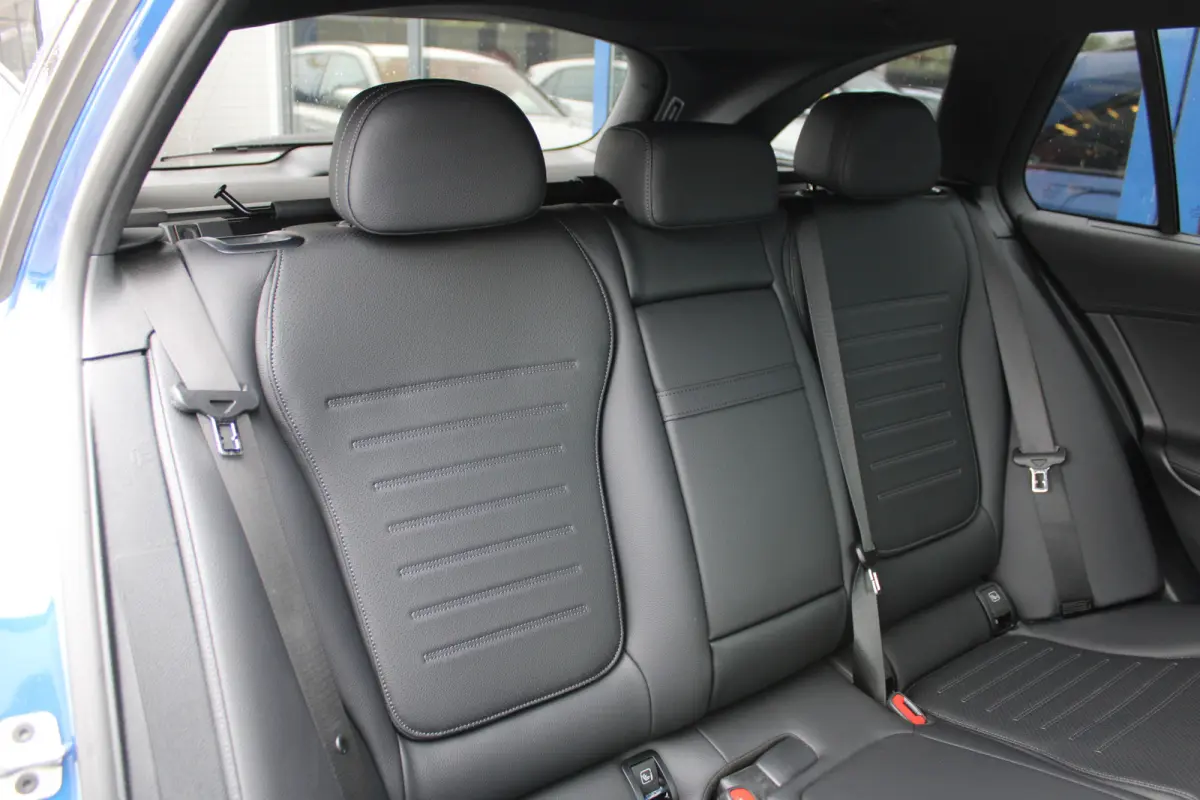 300e AMG Line NIGHT PAKKET LEDER DISTRONIC HEAD-UP KEY-LESS GO 360-CAMERA TREKHAAK