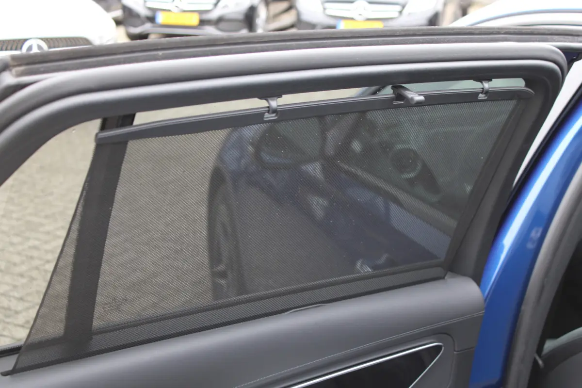 300e AMG Line NIGHT PAKKET LEDER DISTRONIC HEAD-UP KEY-LESS GO 360-CAMERA TREKHAAK