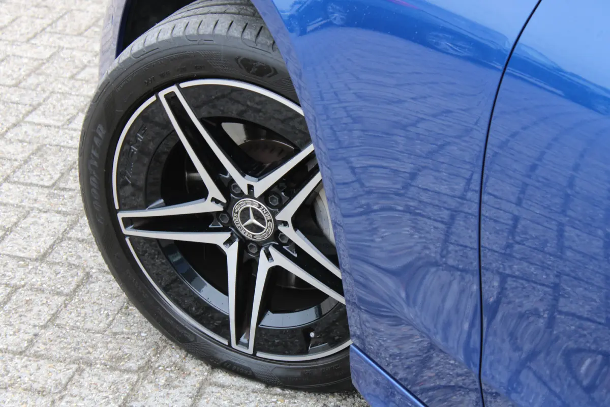 300e AMG Line NIGHT PAKKET LEDER DISTRONIC HEAD-UP KEY-LESS GO 360-CAMERA TREKHAAK