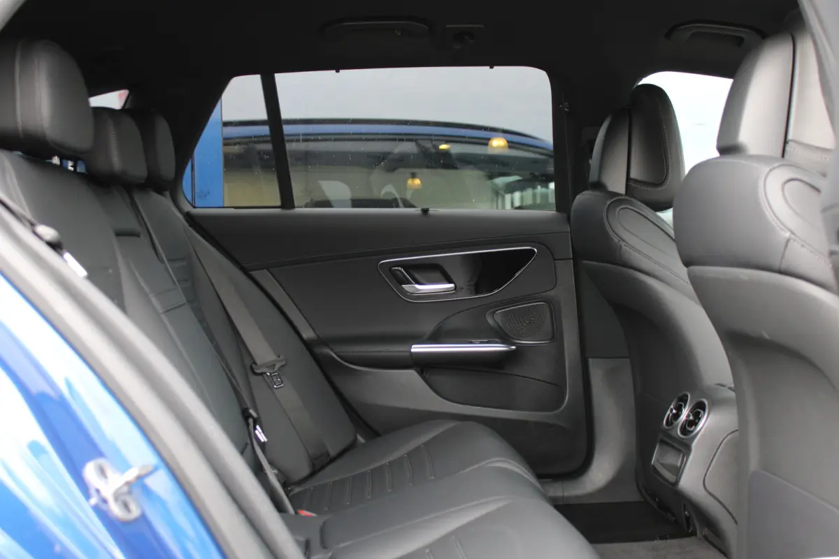 300e AMG Line NIGHT PAKKET LEDER DISTRONIC HEAD-UP KEY-LESS GO 360-CAMERA TREKHAAK