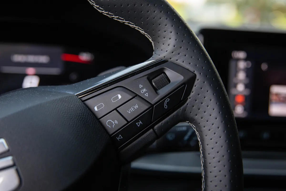 1.0 EcoTSI FR Business Connect , Adap. cruise, Achteruitrijcamera, Stoelverwarming,