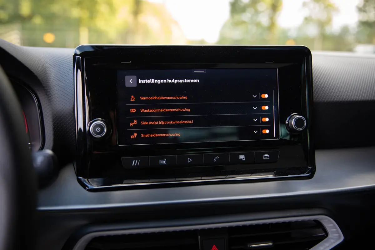1.0 EcoTSI FR Business Connect , Adap. cruise, Achteruitrijcamera, Stoelverwarming,