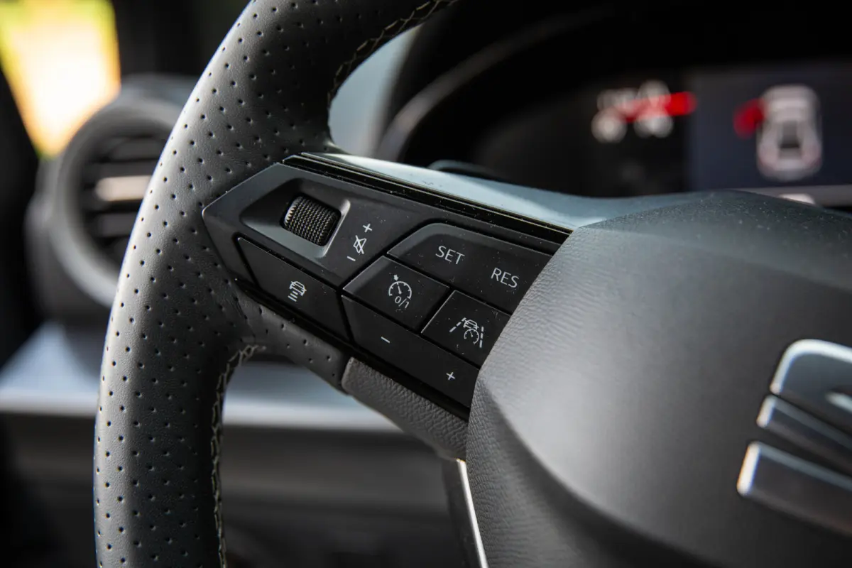 1.0 EcoTSI FR Business Connect , Adap. cruise, Achteruitrijcamera, Stoelverwarming,