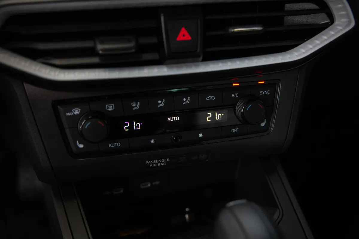 1.0 EcoTSI FR Business Connect , Adap. cruise, Achteruitrijcamera, Stoelverwarming,