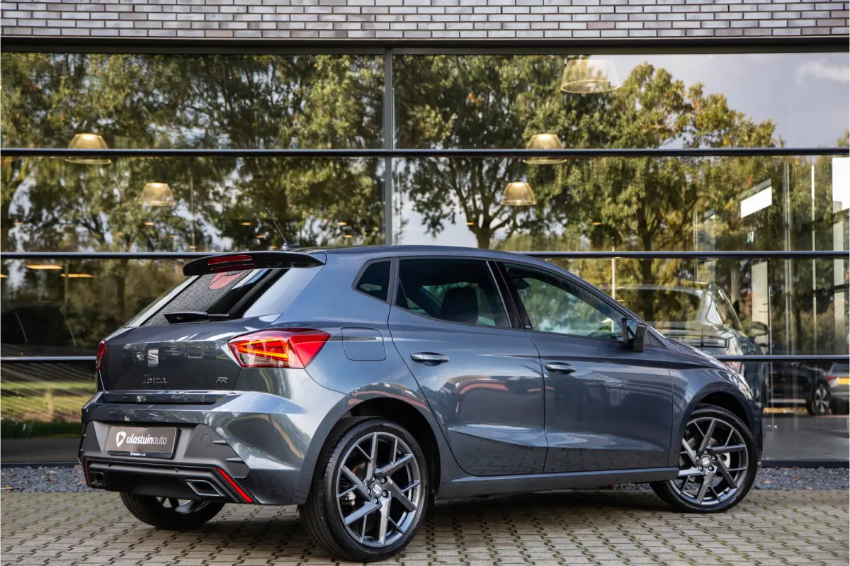 1.0 EcoTSI FR Business Connect , Adap. cruise, Achteruitrijcamera, Stoelverwarming,