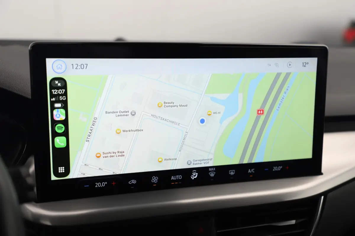 1.0 EcoBoost Hybrid Titanium 115PK Automaat LMV Navigatie Climate Cruise Control Carplay Android
