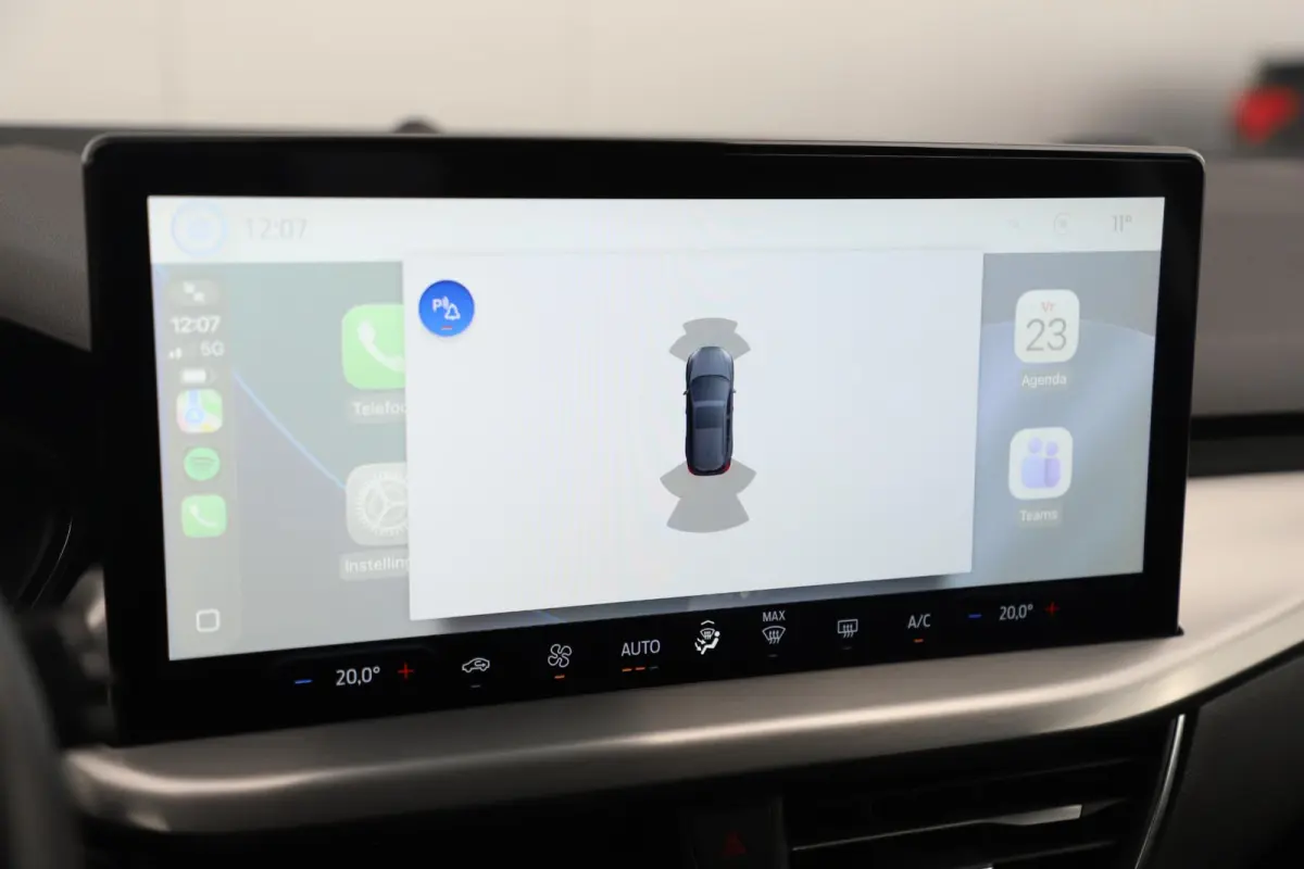 1.0 EcoBoost Hybrid Titanium 115PK Automaat LMV Navigatie Climate Cruise Control Carplay Android