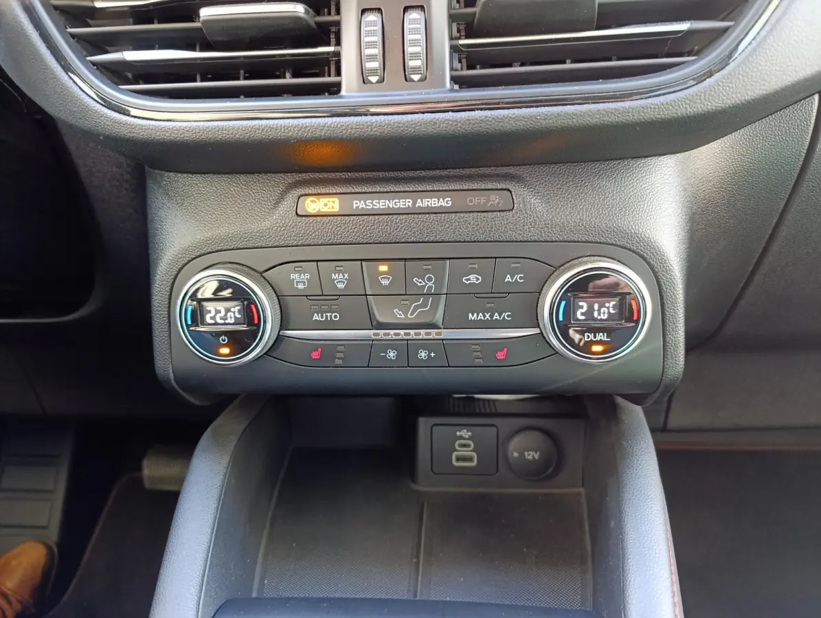 2.5 PHEV ST-Line | Panoramadak | Stoelverwarming | Trekhaak | Camera | Climate Control | Dealeronderhouden